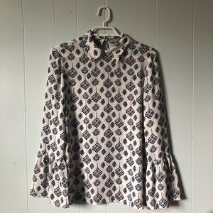 ⭐️ 2 for $15 ⭐️ Tristan Bell sleeve blouse
